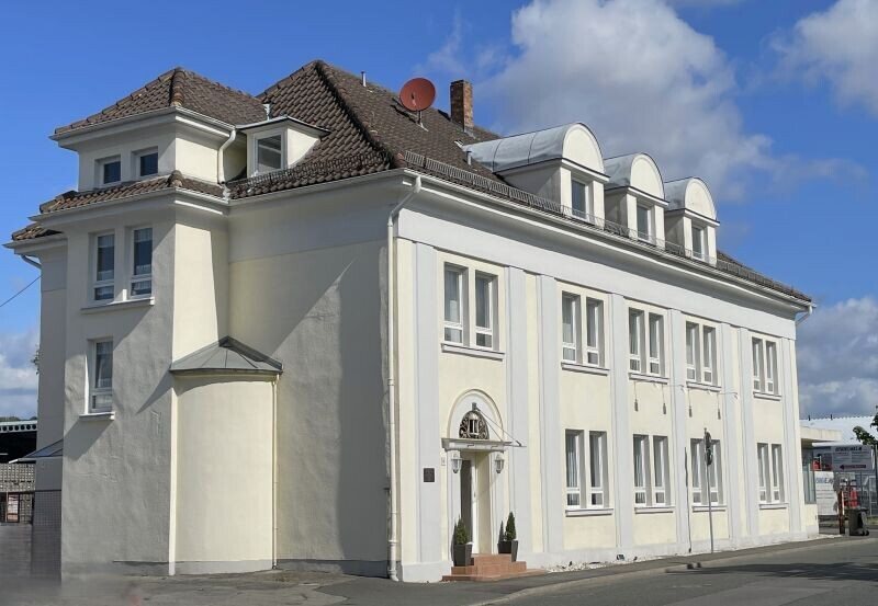 TOP Wohn- und Geschäftshaus in Coburg-Neuses mit 8 PKW-Stellplätzen, 96450 Coburg