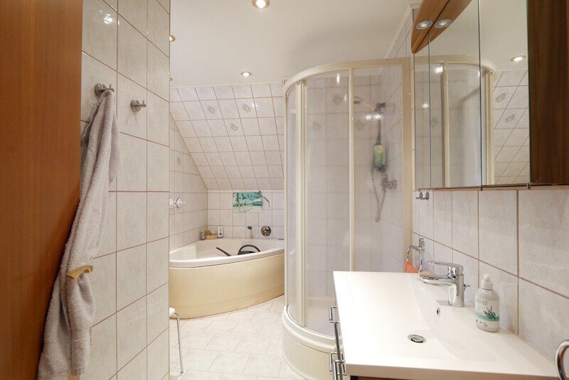 Charmantes Ein/Zweifamilienwohnhaus mit herrlichem Ausblick, Bild 8