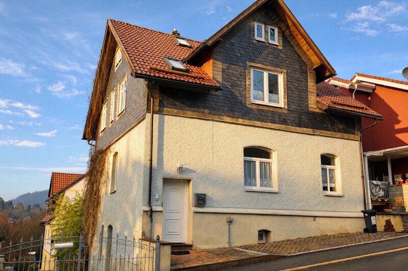 Charmantes Ein/Zweifamilienwohnhaus mit herrlichem Ausblick, 96515 Sonneberg