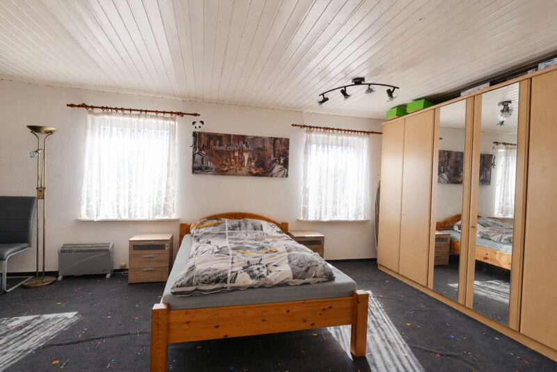 Großzügiges Dreifamilienhaus mit Garten und Weitblick, Bild 10