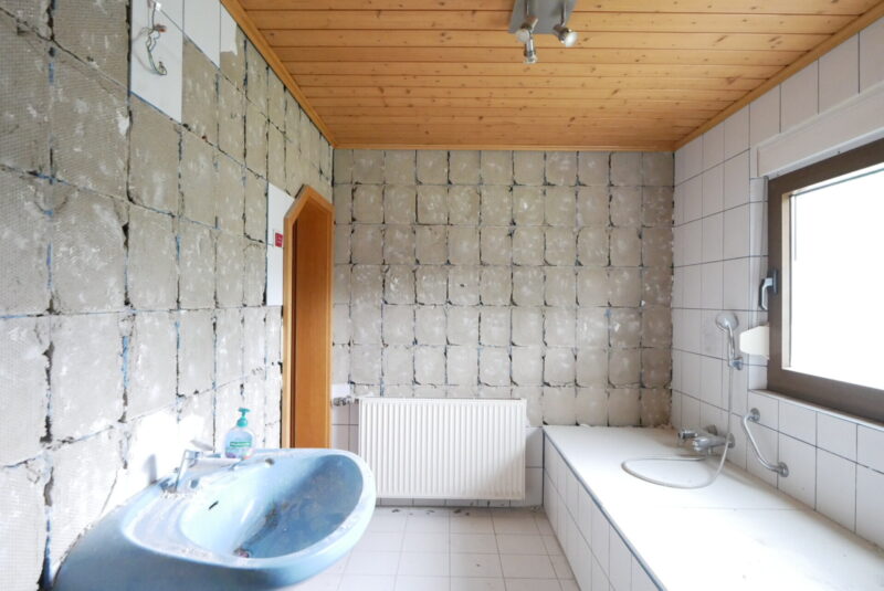 Wohnhaus mit großem Grundstück in guter Lage, Bild 6