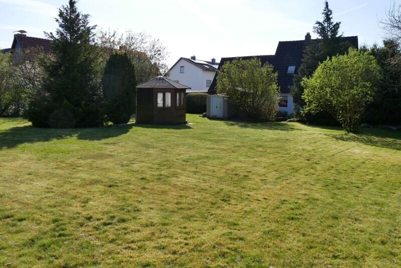 Wohnhaus mit großem Grundstück in guter Lage, Bild 3