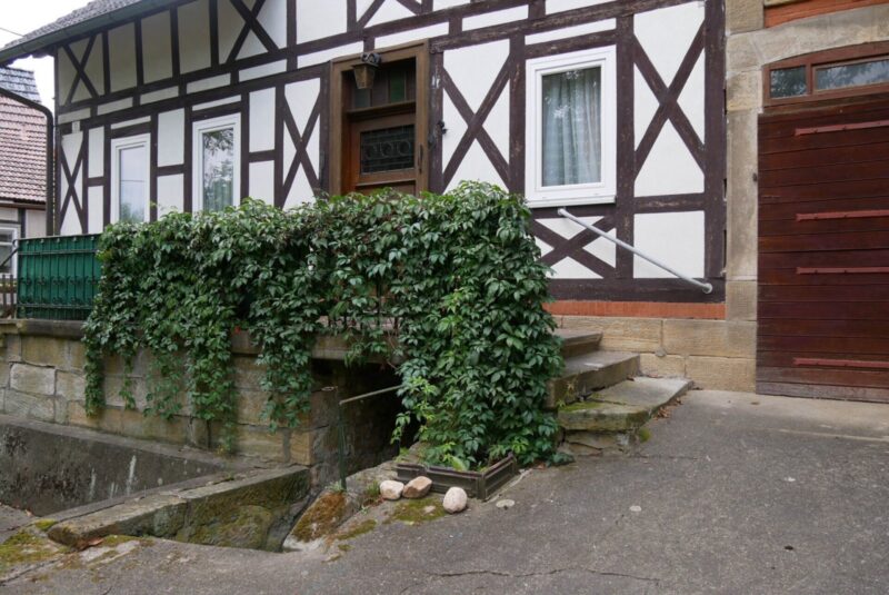 Idyllischer Bauernhof mit Nebengebäude, Bild 4