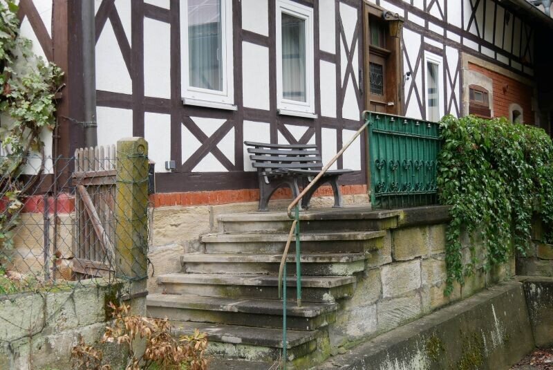 Idyllischer Bauernhof mit Nebengebäude, Bild 3