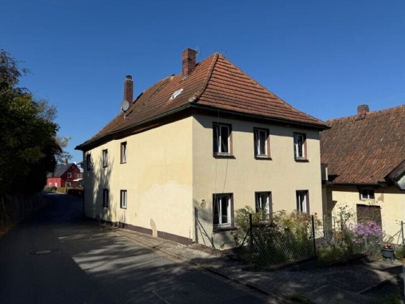 Interessantes Wohnhaus mit Nebengebäude und Felsenkeller, 96215 Lichtenfels / Mistelfeld
