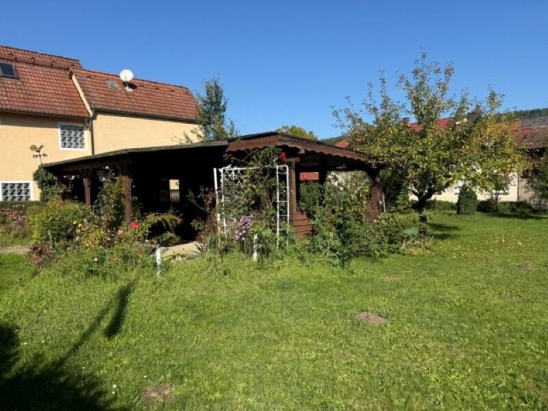 Interessantes Wohnhaus mit Nebengebäude und Felsenkeller, Bild 3