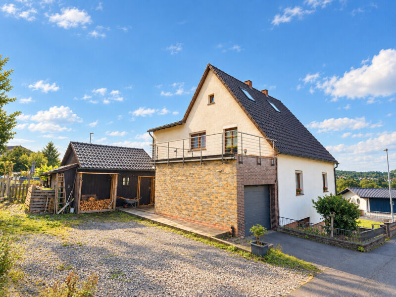 Gepflegtes Wohnhaus in guter Lage von Rödental, 96472 Rödental